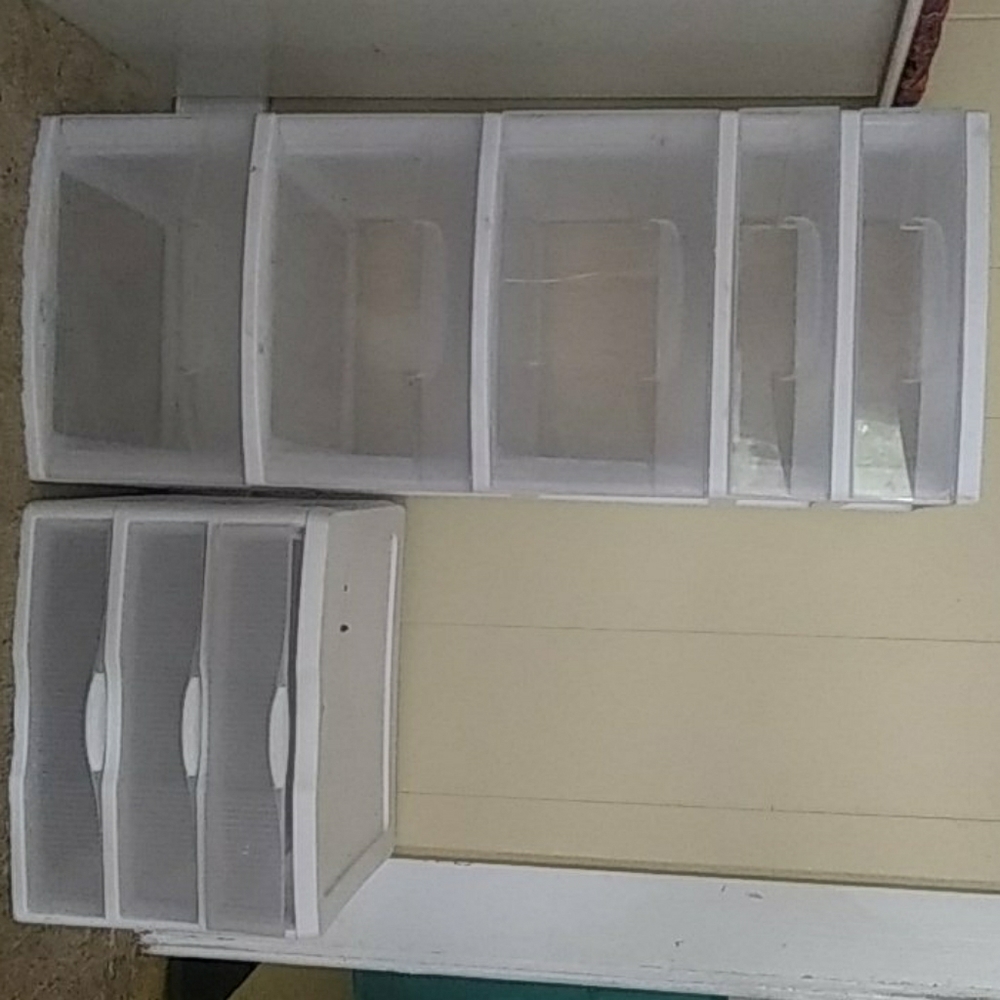2 dressers